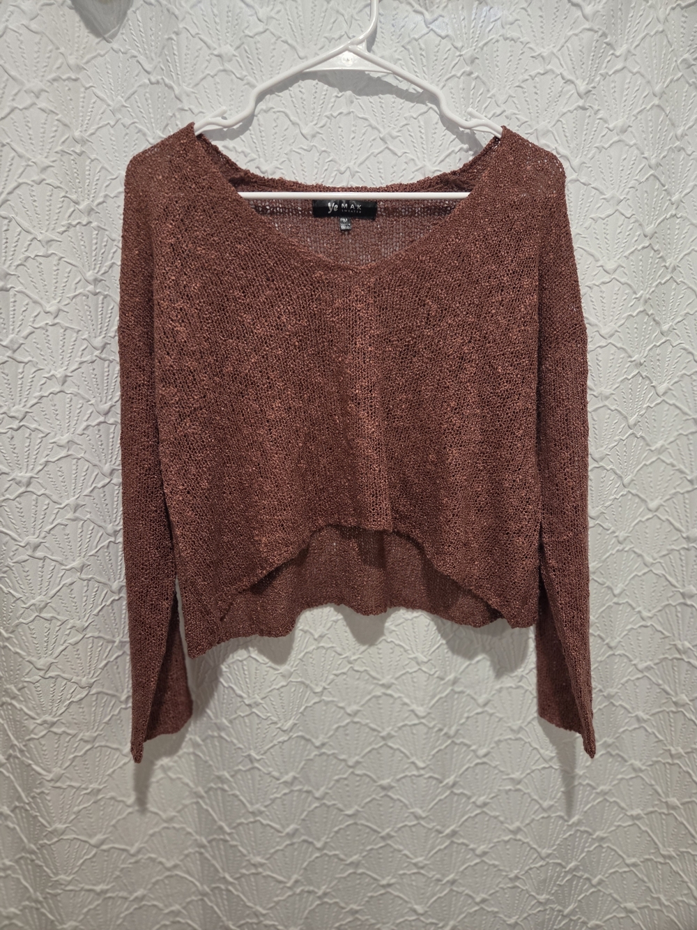 Ye Mak Rust Cropped V-Neck Sweater
